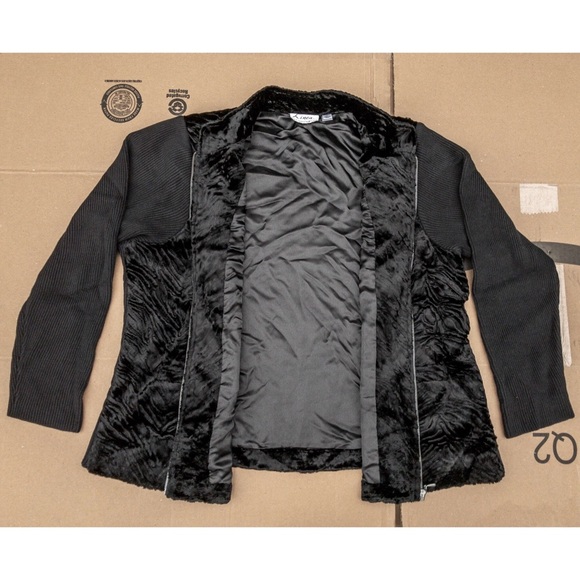 ❌SOLD❌Linea Faux Fur Jacket with Rib Detail 2X NEW - Picture 2 of 8